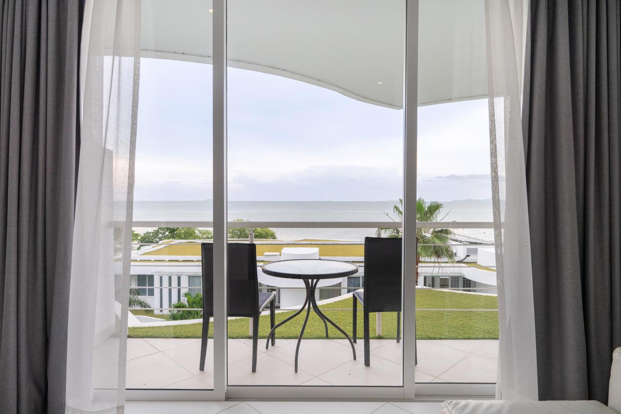 Pure Sunset Beach - Ocean View Room, Pattaya Na Chom Thian Εξωτερικό φωτογραφία