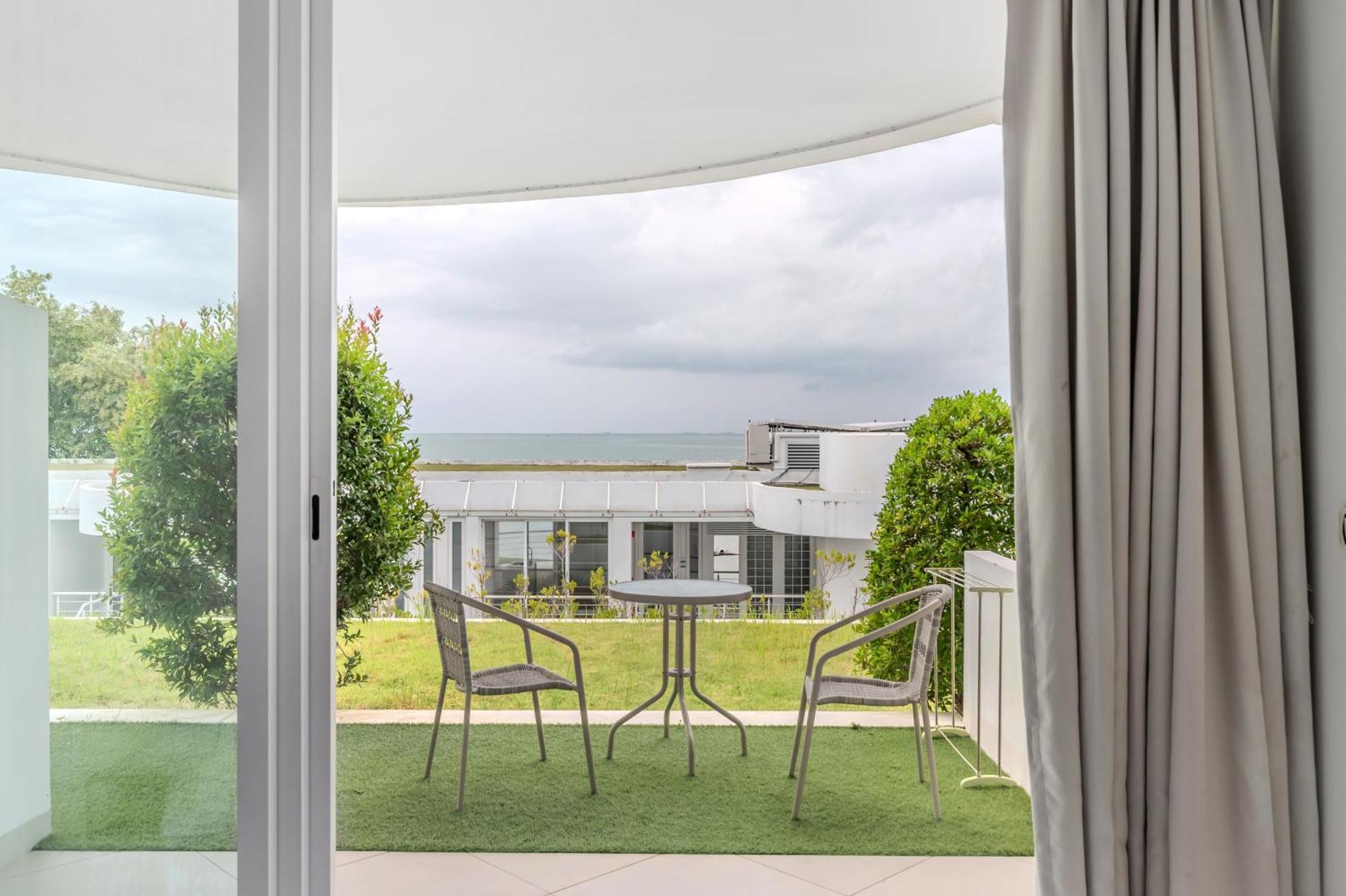Pure Sunset Beach - Ocean View Room, Pattaya Na Chom Thian Εξωτερικό φωτογραφία